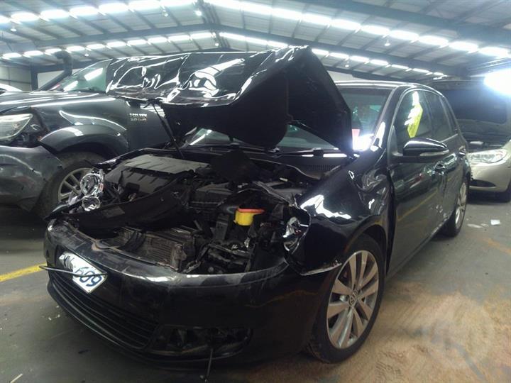 2010 VOLKSWAGEN GOLF BUMPER REFLECTOR, GEN 6, HATCH STANDARD/GTD, 10/08-03/13 5K0945105F LEFT TAILLIGHT