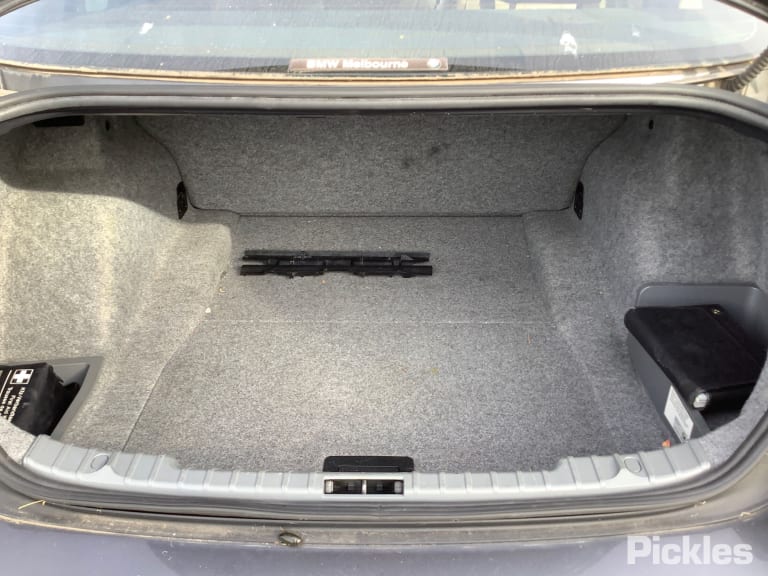 2007 BMW 3 SERIES BOOTLID LAMP (RH SIDE), SEDAN, E90, 03/05-09/08 63216937460 REAR GARNISH