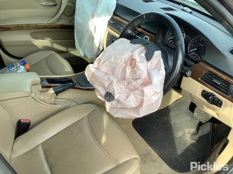 2007 BMW 3 SERIES E90/E91, SEDAN/WAGON, STD TYPE, 03/05-04/12 41357135679 LEFT GUARD