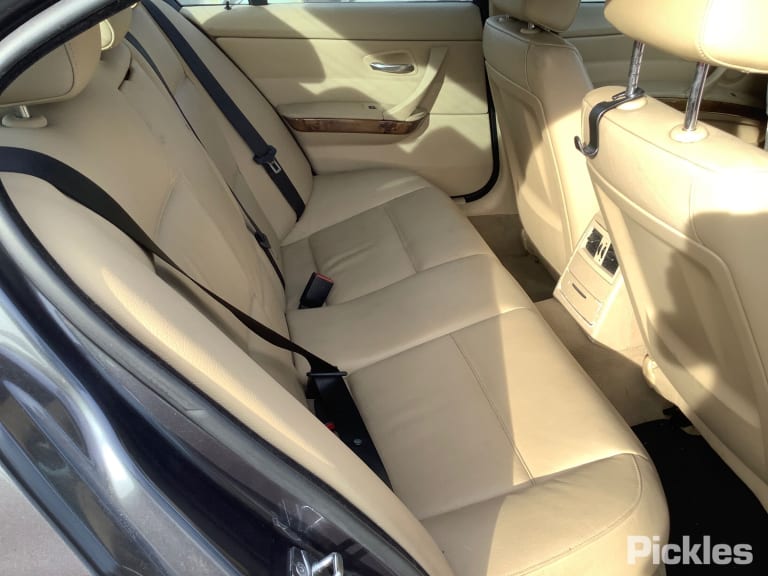 2007 BMW 3 SERIES E90/E91, SEDAN/WAGON, STD TYPE, 03/05-04/12 41357135679 LEFT GUARD