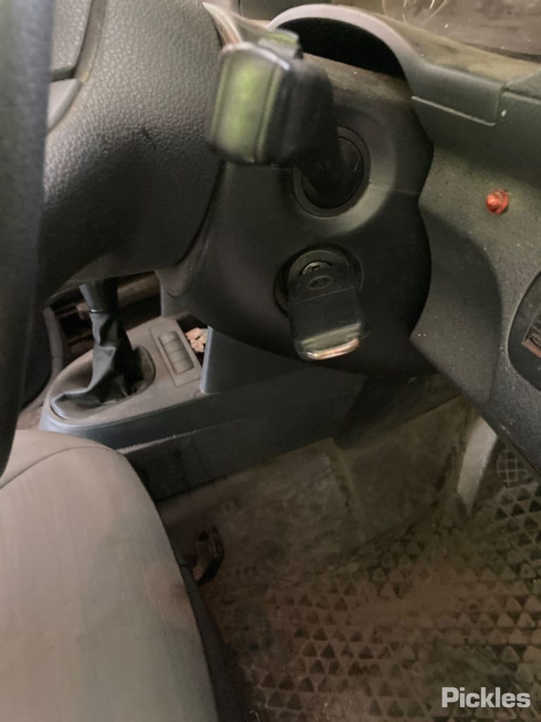 2015 VOLKSWAGEN CADDY LEFT REAR DOOR SLIDING LOCK, 2K, 12/04-06/15 2K0843653BE DOOR BOOT GATE LOCK