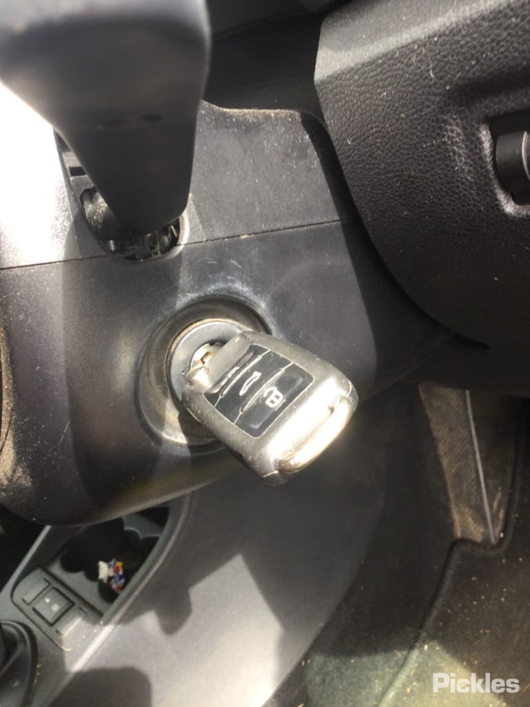 2014 SKODA FABIA LEFT REAR DOOR LOCK, 5JF, P/N 5N0839015D, 08/11-12/14 5N2837015D DOOR BOOT GATE LOCK