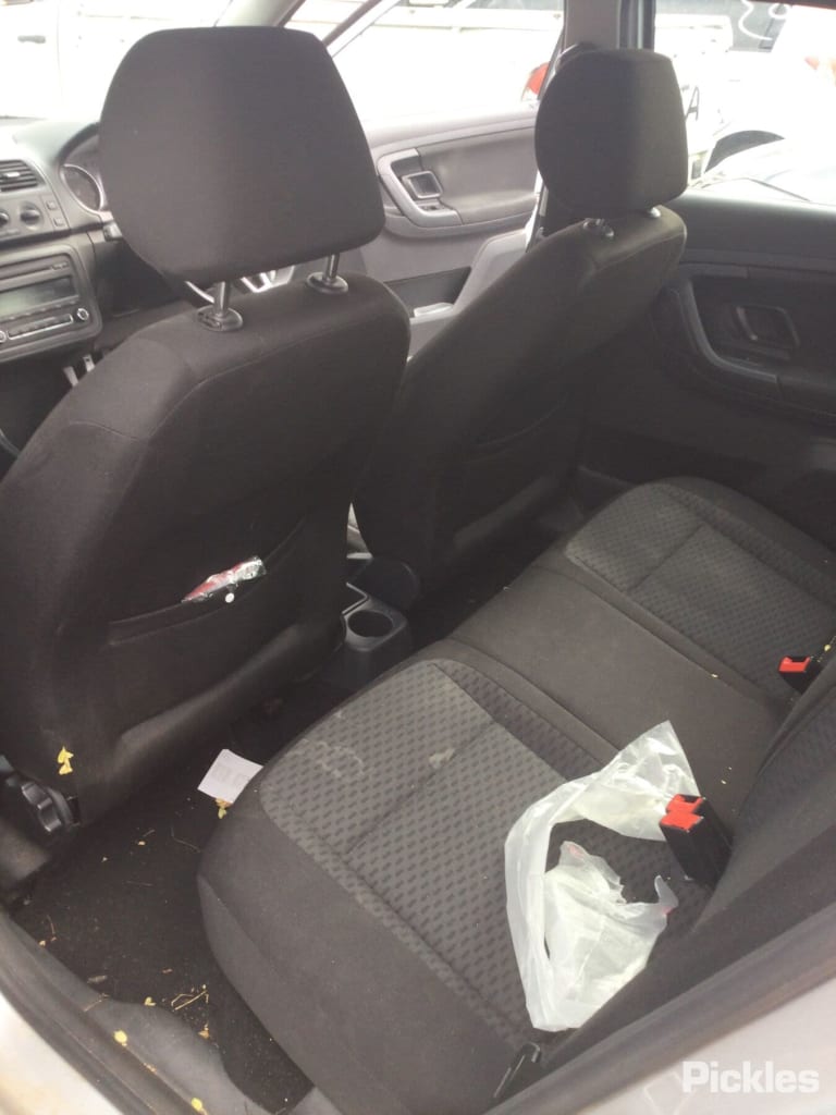 2014 SKODA FABIA LEFT REAR DOOR LOCK, 5JF, P/N 5N0839015D, 08/11-12/14 5N2837015D DOOR BOOT GATE LOCK