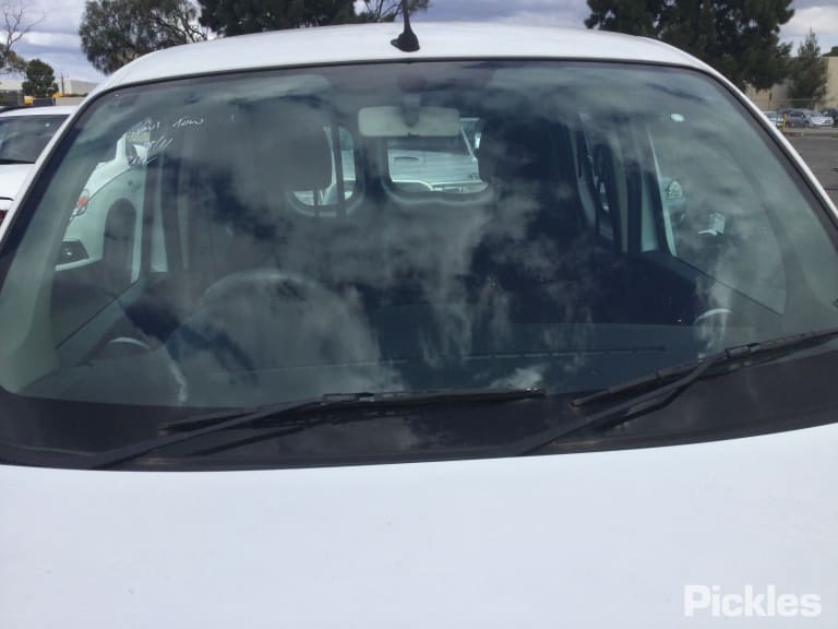 2011 RENAULT KANGOO X61, 10/10-08/13 631009162R RIGHT GUARD