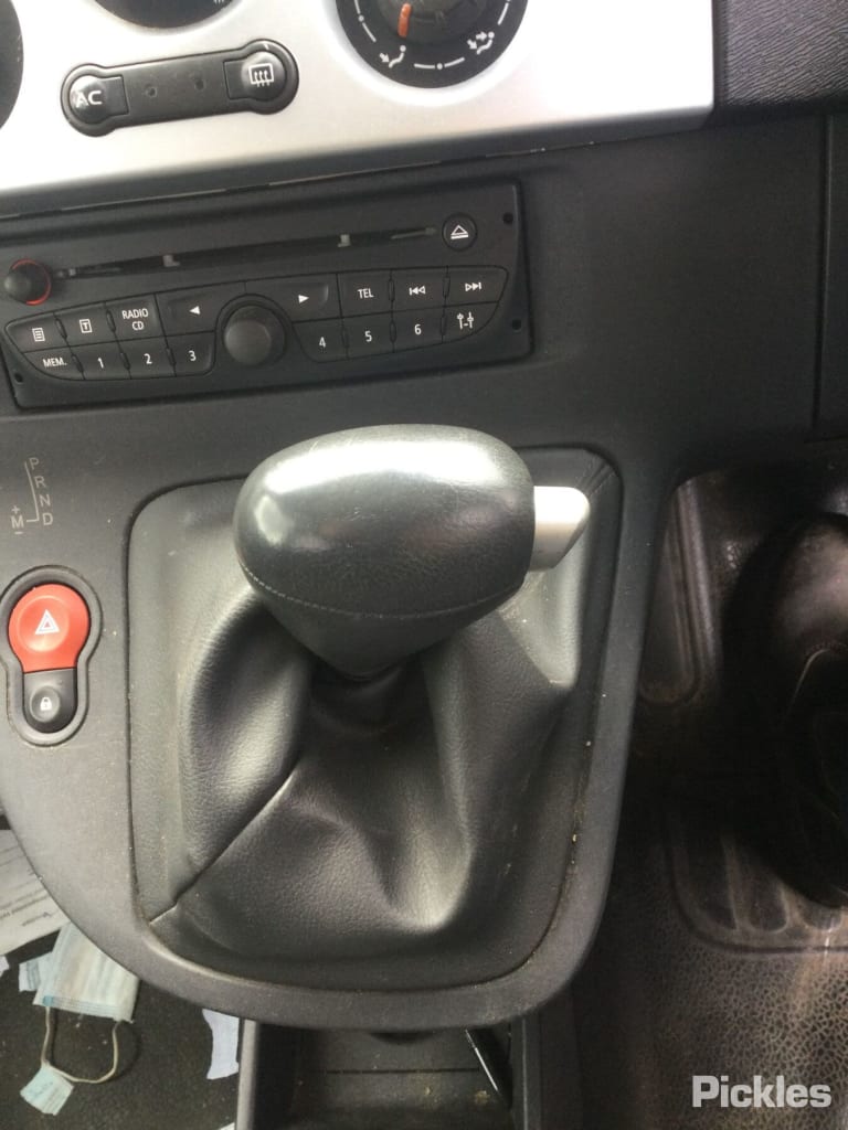 2011 RENAULT KANGOO X61, 10/10-08/13 1350164080 LEFT GUARD
