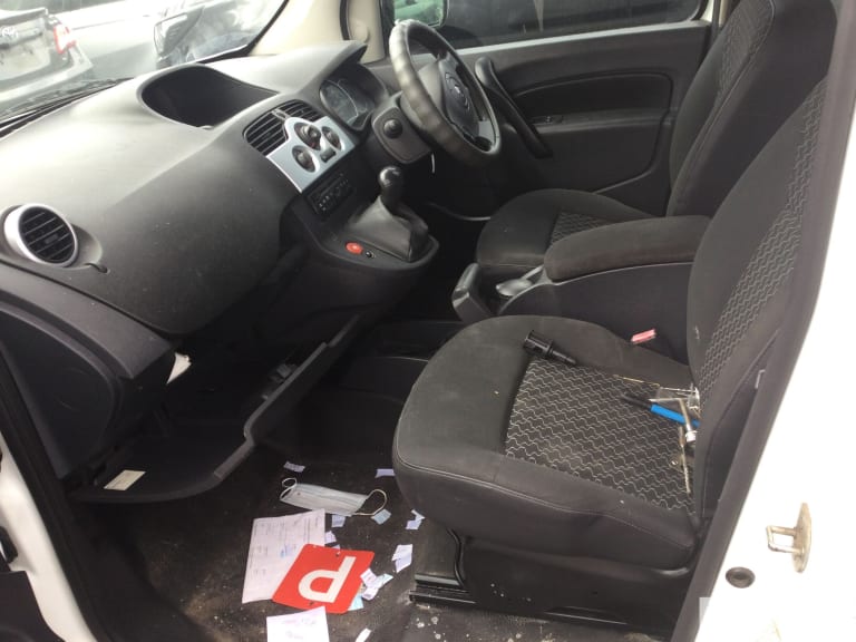 2011 RENAULT KANGOO X61, BARN DOOR, IN BODY, 10/10-08/13 8200419949 LEFT TAILLIGHT
