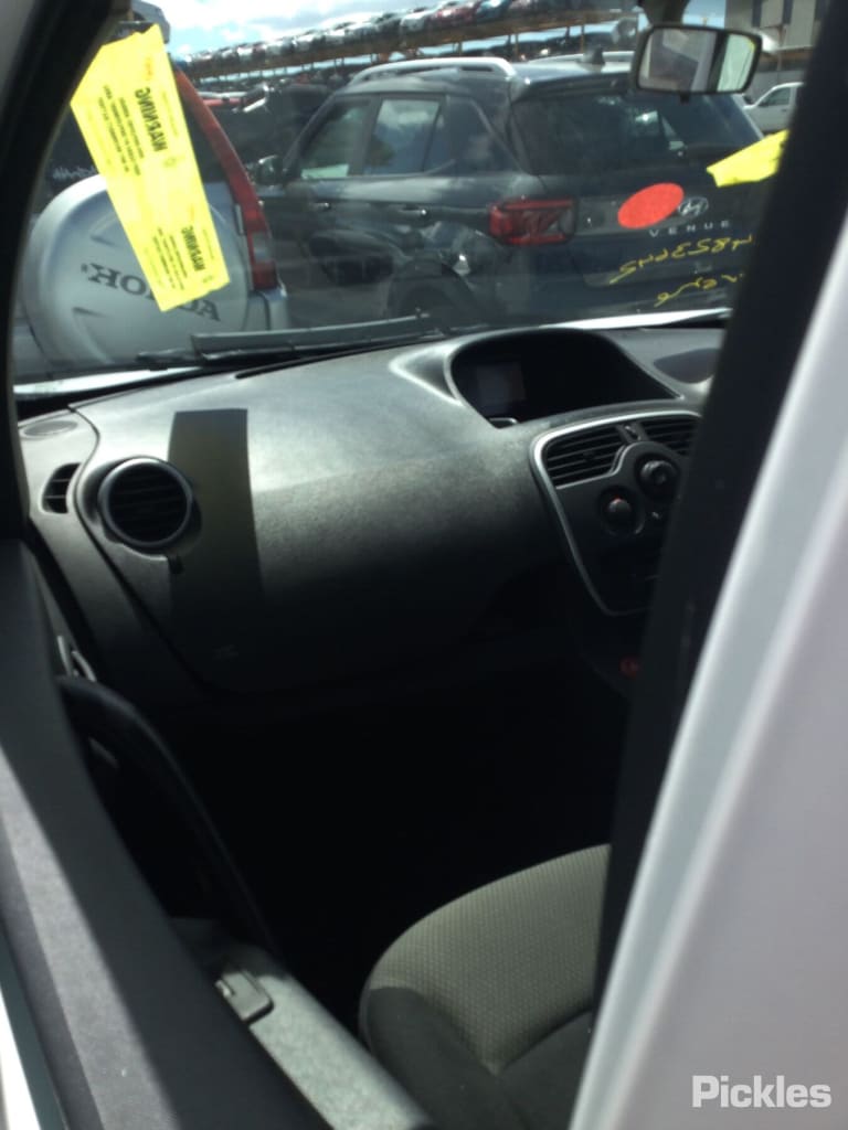 2018 RENAULT KANGOO X61, RH SIDE, 10/10- 8200430126 SUNVISOR