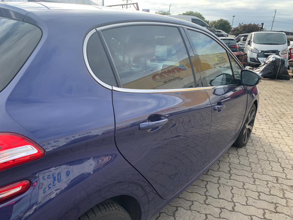 2013 PEUGEOT 208 A9, 5DR HATCH, 10/12-12/18 9671889680 RIGHT FRONT DOOR
