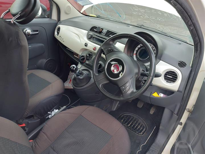 2014 FIAT 500 BUMPER BAR, NON PARK SENSOR TYPE, COLOUR CODED MOULD TYPE, 03/08-09/15 71777639 REAR BUMPER