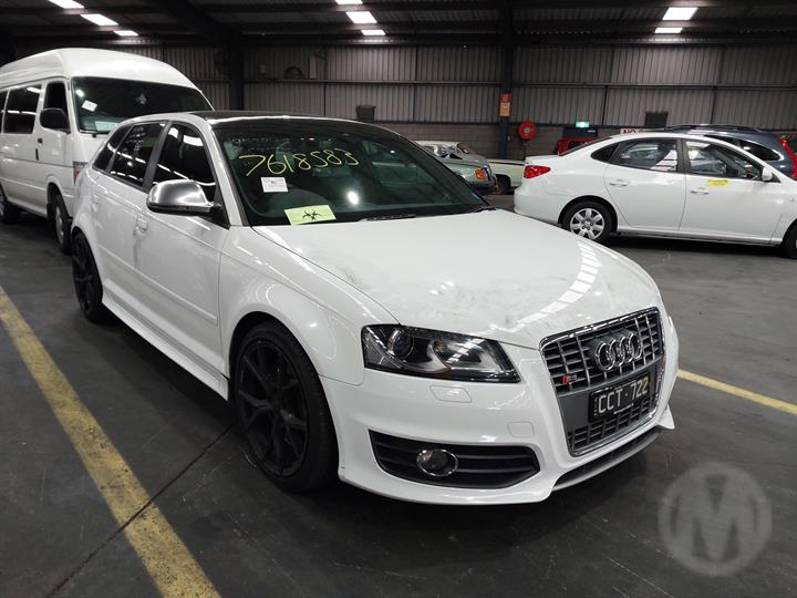 2010 AUDI A3 TAILGATE LAMP (LH SIDE), 8P, HATCH, 07/08-04/13 8P4 945 093 D REAR GARNISH