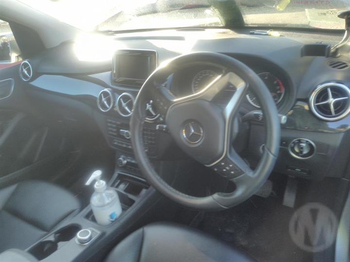 2014 MERCEDES B CLASS W246, 12/11-02/19 A2468810101 LEFT GUARD