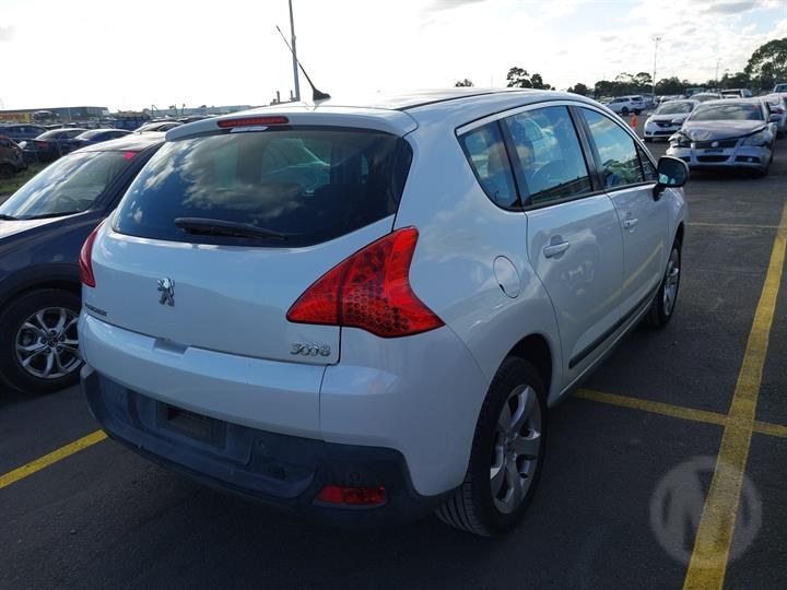 2011 PEUGEOT 3008 T8, 05/10-10/16 7841Z1 RIGHT GUARD