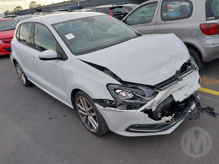 2015 VOLKSWAGEN POLO 6R, 5DR HATCH, 05/10-09/17 (AUS ONLY) 6R4831055J LEFT FRONT DOOR