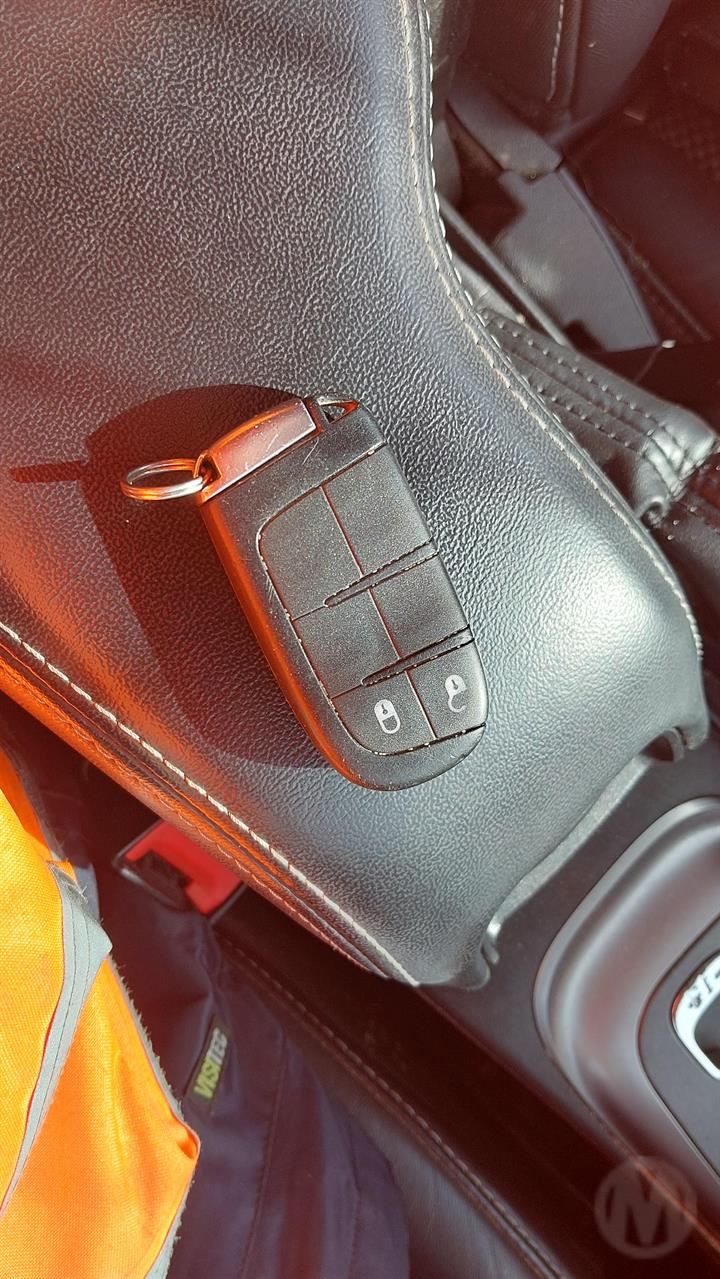 2015 FIAT FREEMONT FRONT, W/ SUNGLASS HOLDER TYPE, JF, 04/13-01/17 COURTESY LIGHT