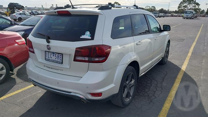 2015 FIAT FREEMONT FRONT, W/ SUNGLASS HOLDER TYPE, JF, 04/13-01/17 COURTESY LIGHT