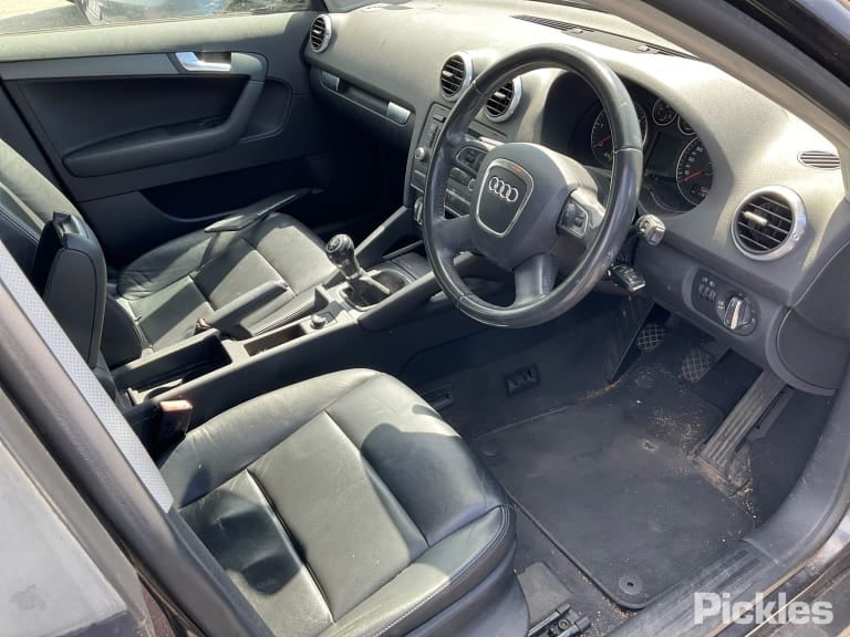2009 AUDI A3 8P, 5DR HATCH, 03/04-04/13  8P4 831 052 A RIGHT FRONT DOOR