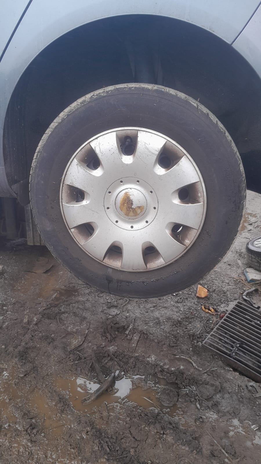 2004 VOLKSWAGEN GOLF GEN 5, HATCH, 06/04-02/09  LEFT REAR DOOR SLIDING