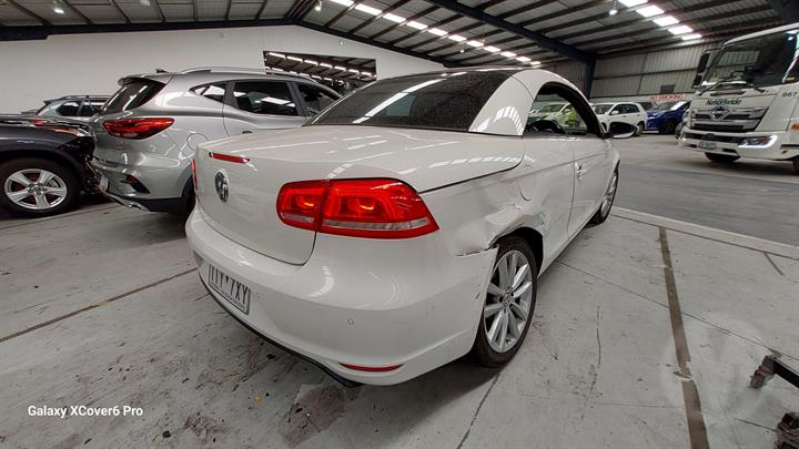 Wrecking 2011 VOLKSWAGEN EOS for Used Parts VW1391