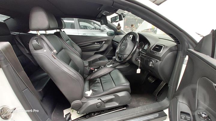 2011 VOLKSWAGEN EOS DISPLAY & HEAD UNIT (RCD510), 1F, 02/07-12/14 5K0057190X RADIO CD DVD SAT TV