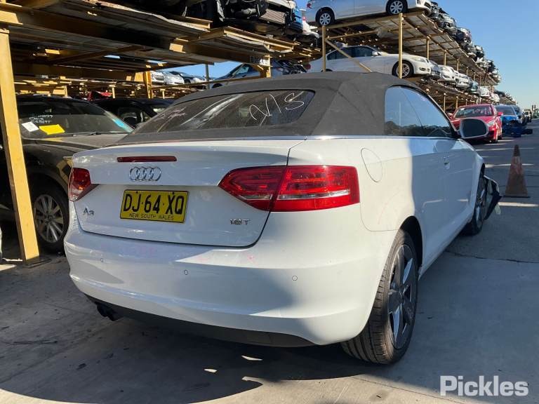 2010 AUDI A3 CENTRE REAR, SEAT BELT ONLY, HATCH/CABRIO, BEIGE, 8P, 06/04-04/13 SEAT BELT STALK