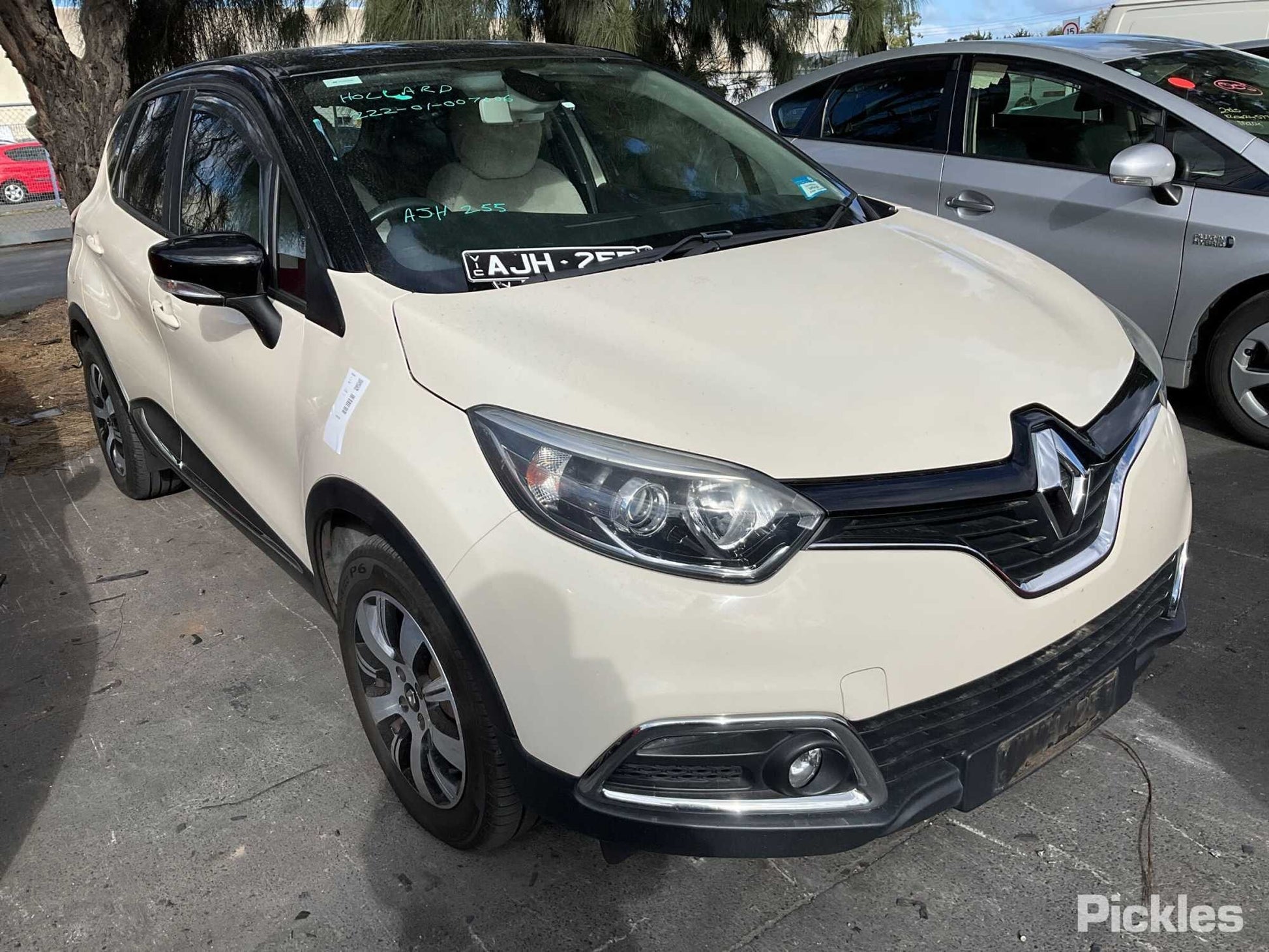 2016 RENAULT CAPTUR J87, 08/14-12/20 821019381R LEFT REAR DOOR SLIDING