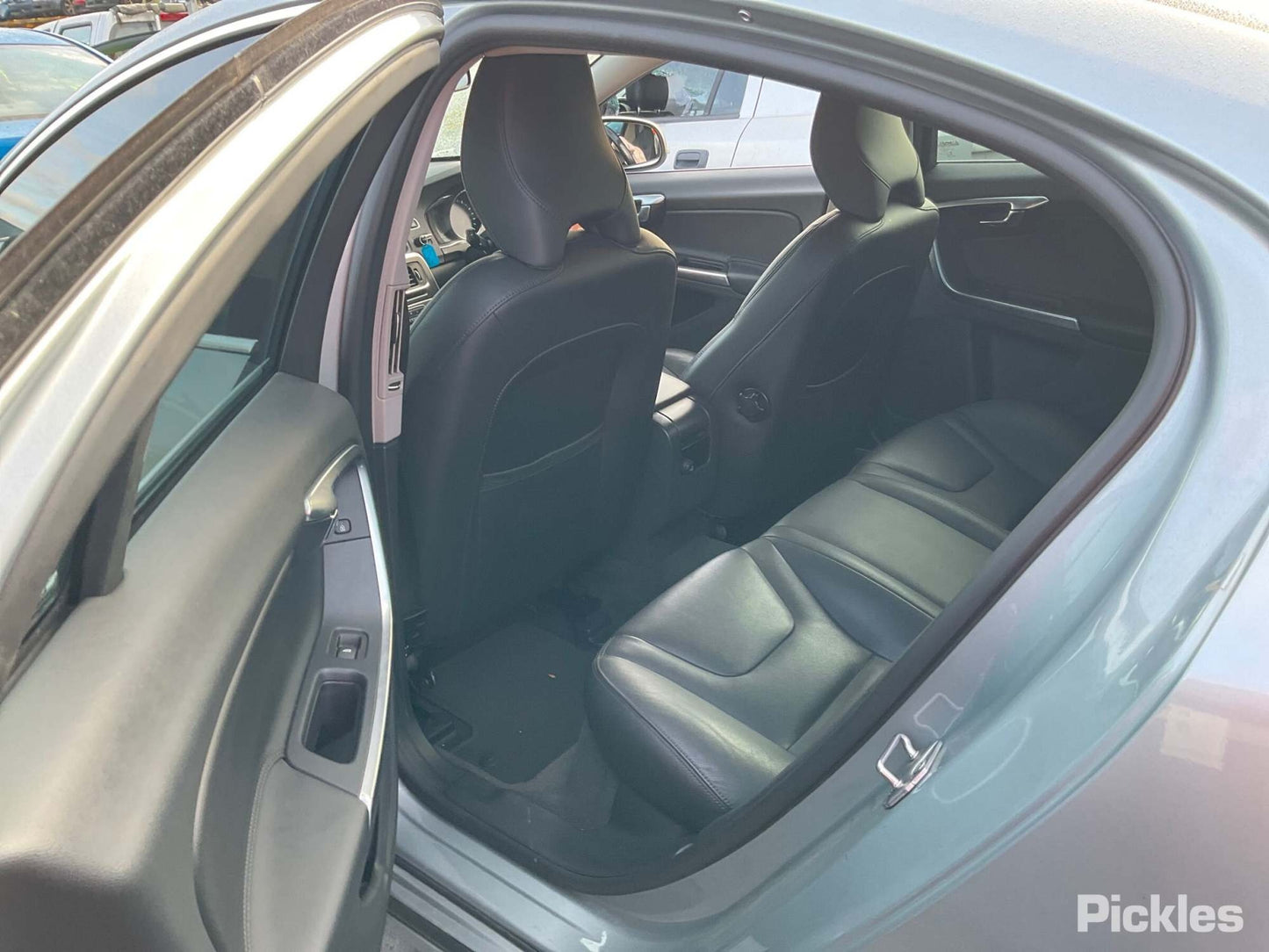 2014 VOLVO S60/V60 Mk2, 12/10-12/18 8630203 GLOVE BOX
