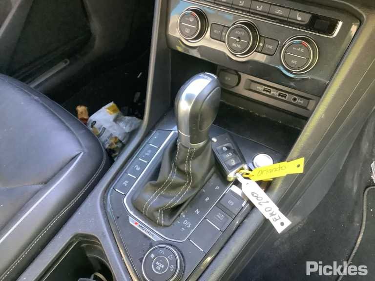 2019 VOLKSWAGEN TIGUAN 5NA, 06/16- 5NC857114C GLOVE BOX