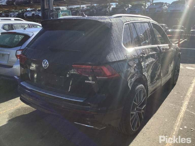 2019 VOLKSWAGEN TIGUAN 5NA, LH SIDE, BLACK, 06/16- 5TA857551D SUNVISOR