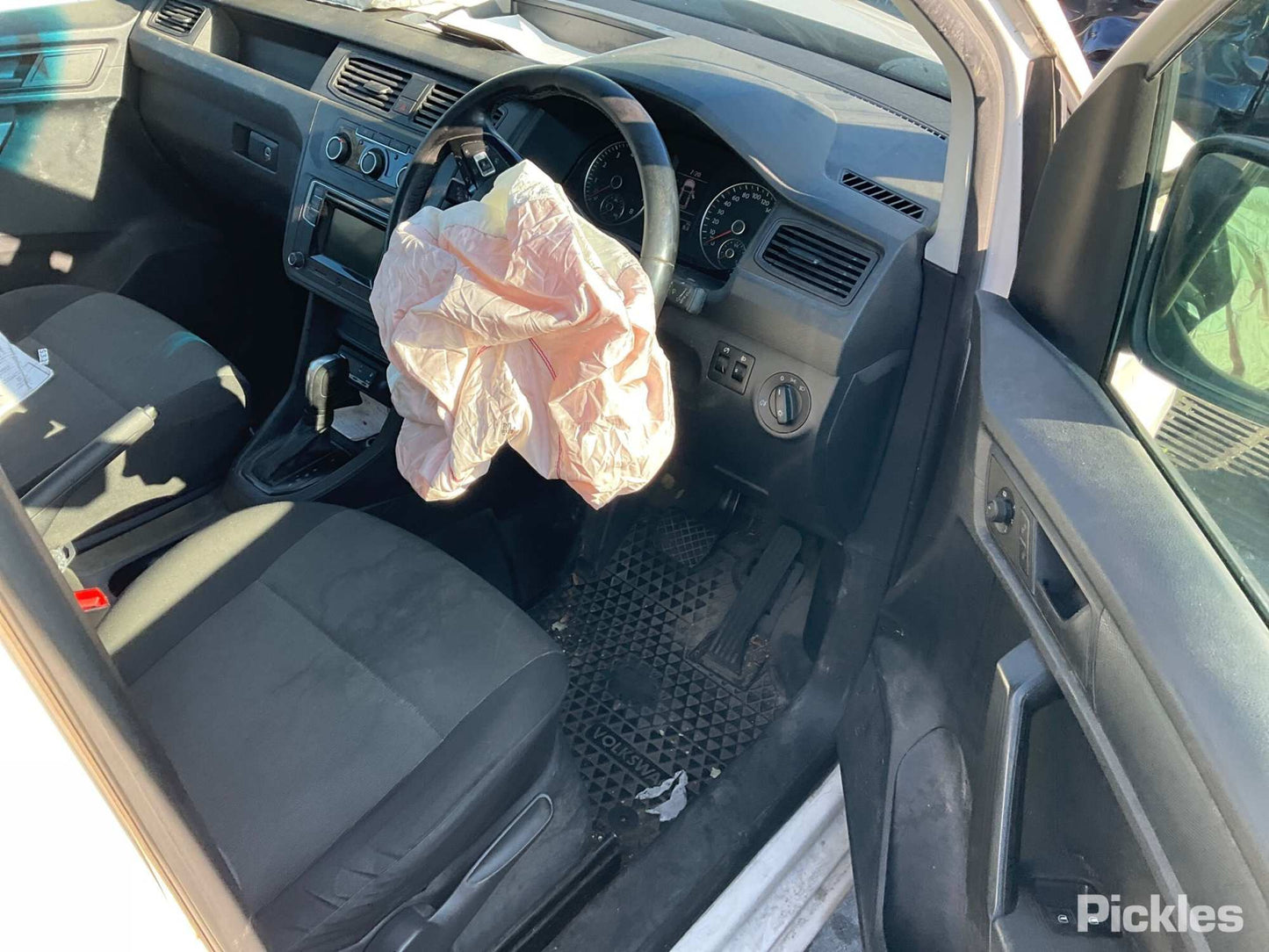 2016 VOLKSWAGEN CADDY PETROL, 1.4, CZCB CODE, BOSCH, 2KN, 07/15-02/21 0AM911023N/0AM911022C STARTER