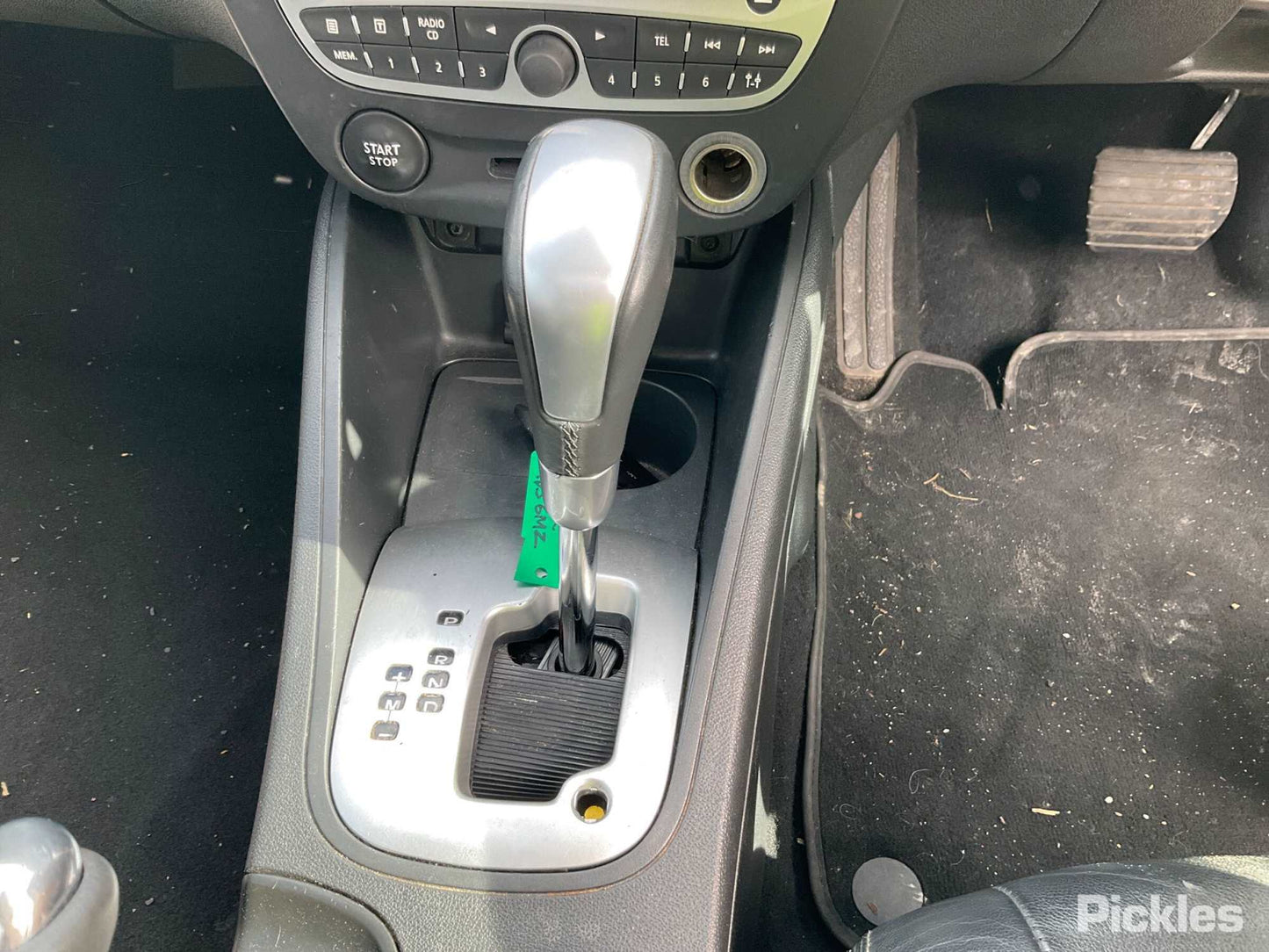 2012 RENAULT MEGANE UNDER DASH, X32/X95, 09/10-05/16 243516967R FUSE BOX