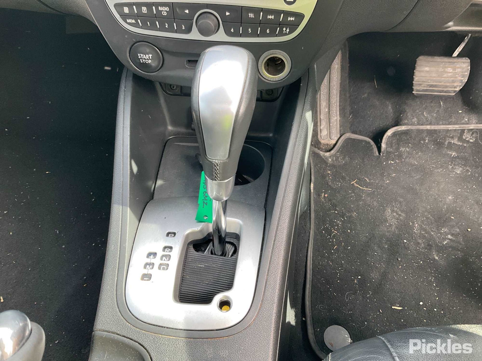 2012 RENAULT MEGANE UNDER DASH, X32/X95, 09/10-05/16 243516967R FUSE BOX