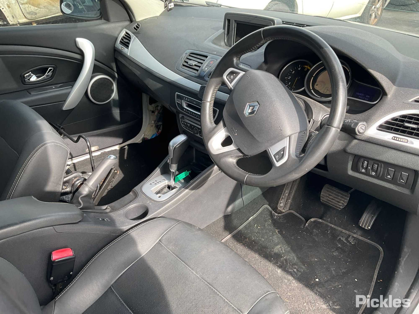 2012 RENAULT MEGANE  X32/B95/K95, 5DR HATCH/WAGON, 09/10-06/14 631019031R LEFT GUARD