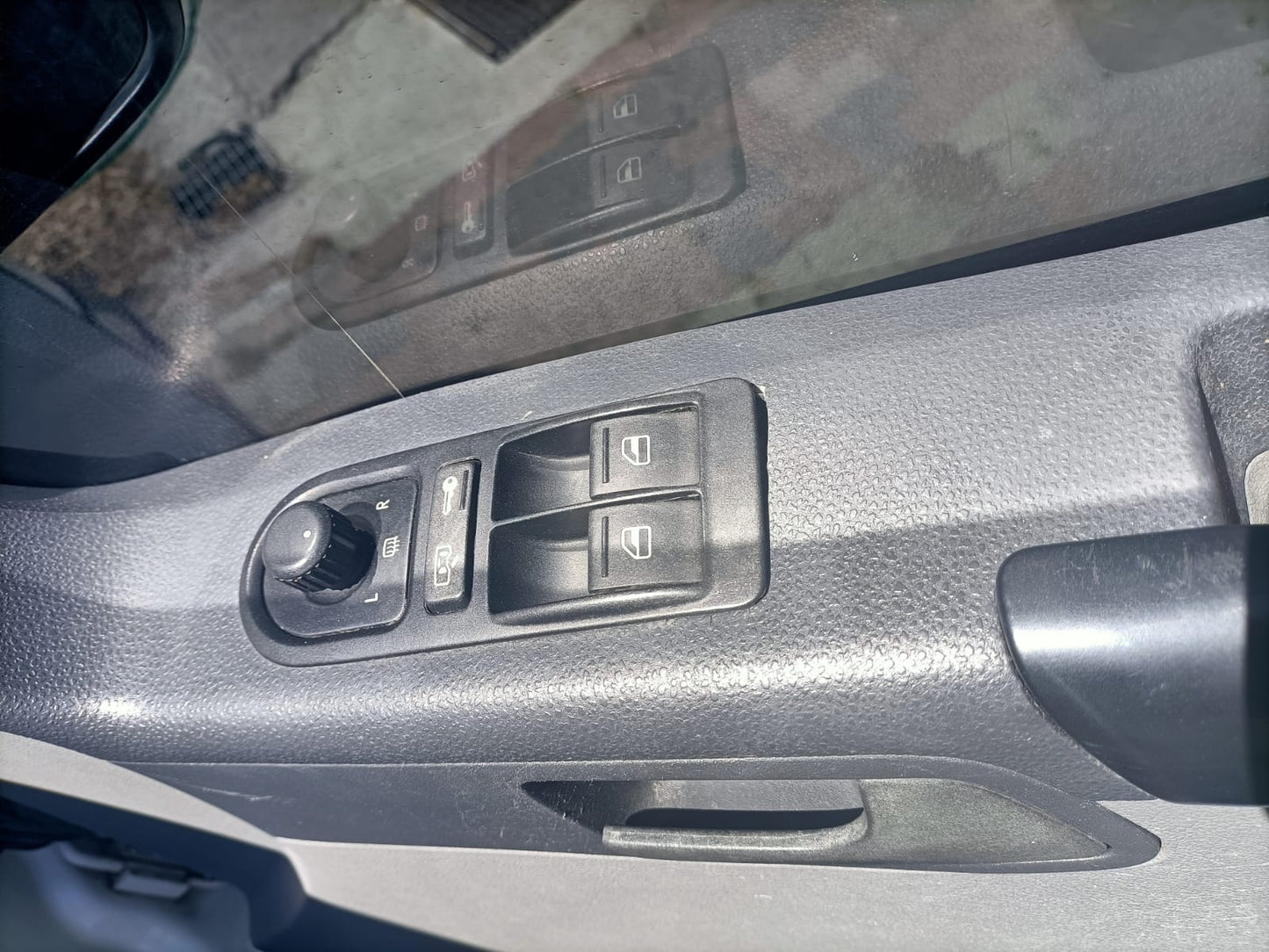 2005 VOLKSWAGEN TRANSPORTER LEFT REAR DOOR LOCK, T5, VAN, 08/04-06/15 7H0843653CD DOOR BOOT GATE LOCK