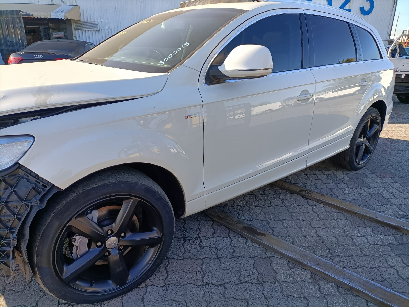 2009 AUDI Q7 REAR, 4L, 09/06-08/15 4L0947164A COURTESY LIGHT