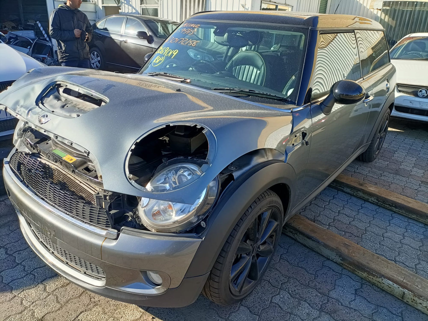 2011 MINI COOPER R55/R56/R57, MANUAL FOLD, COLOUR CODED COVER, 03/07-05/15 51162755638 RIGHT DOOR MIRROR