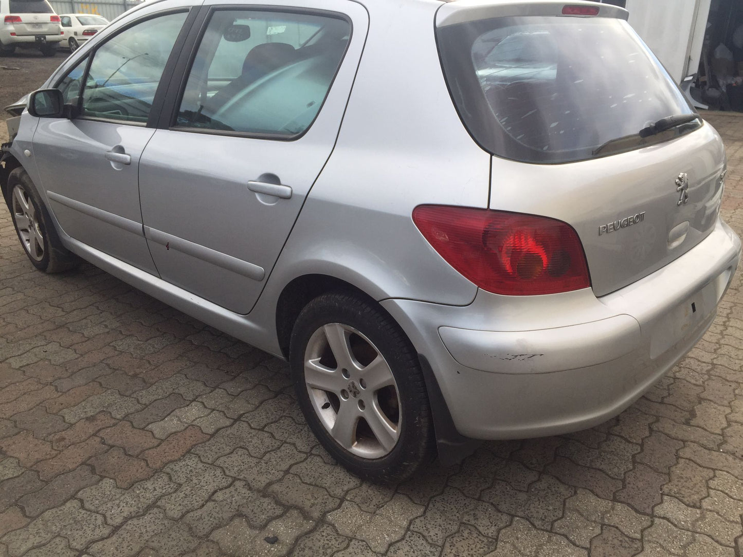 2004 PEUGEOT 307 RIGHT FRONT DOOR LOCK, 5DR HATCH/WAGON, T5, 12/01-12/08 9136P1 DOOR BOOT GATE LOCK