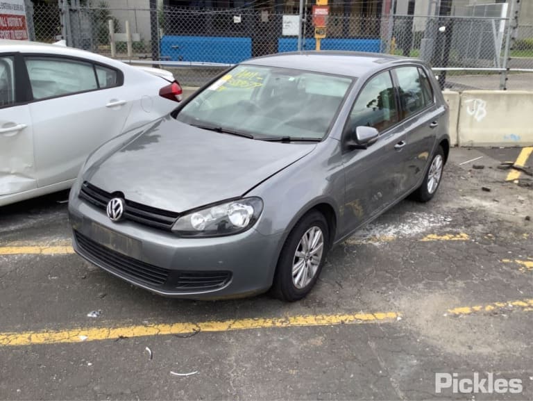 Wrecking 2011 VOLKSWAGEN GOLF for Used Parts VW1007