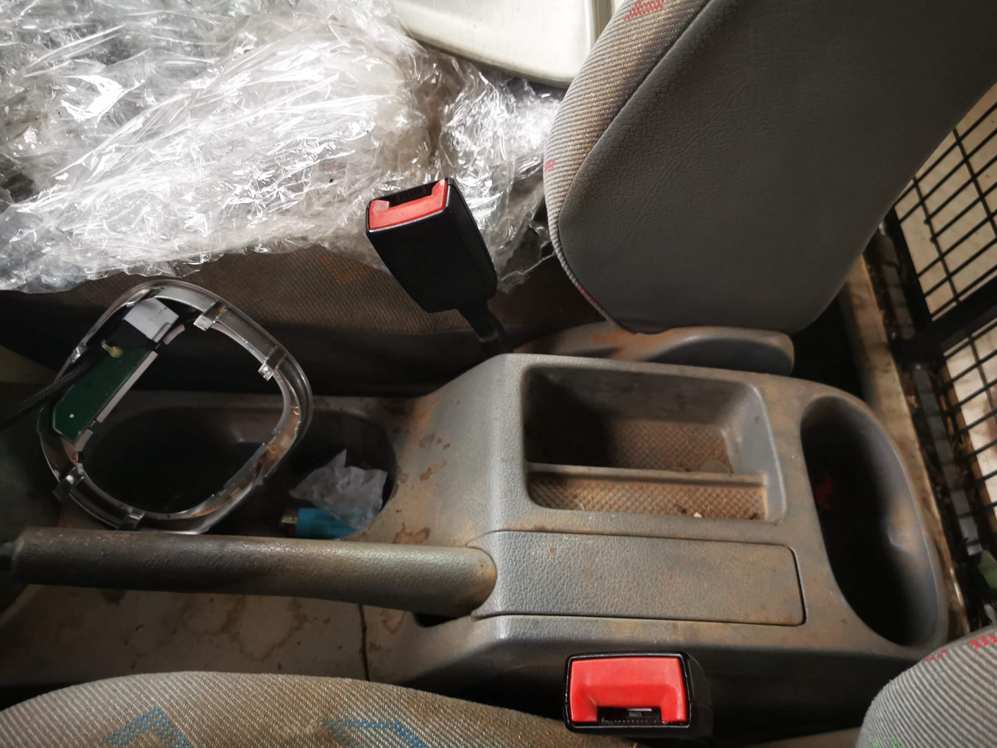 2007 VOLKSWAGEN CADDY 2K, 12/04-08/10 2K0945095M LEFT TAILLIGHT