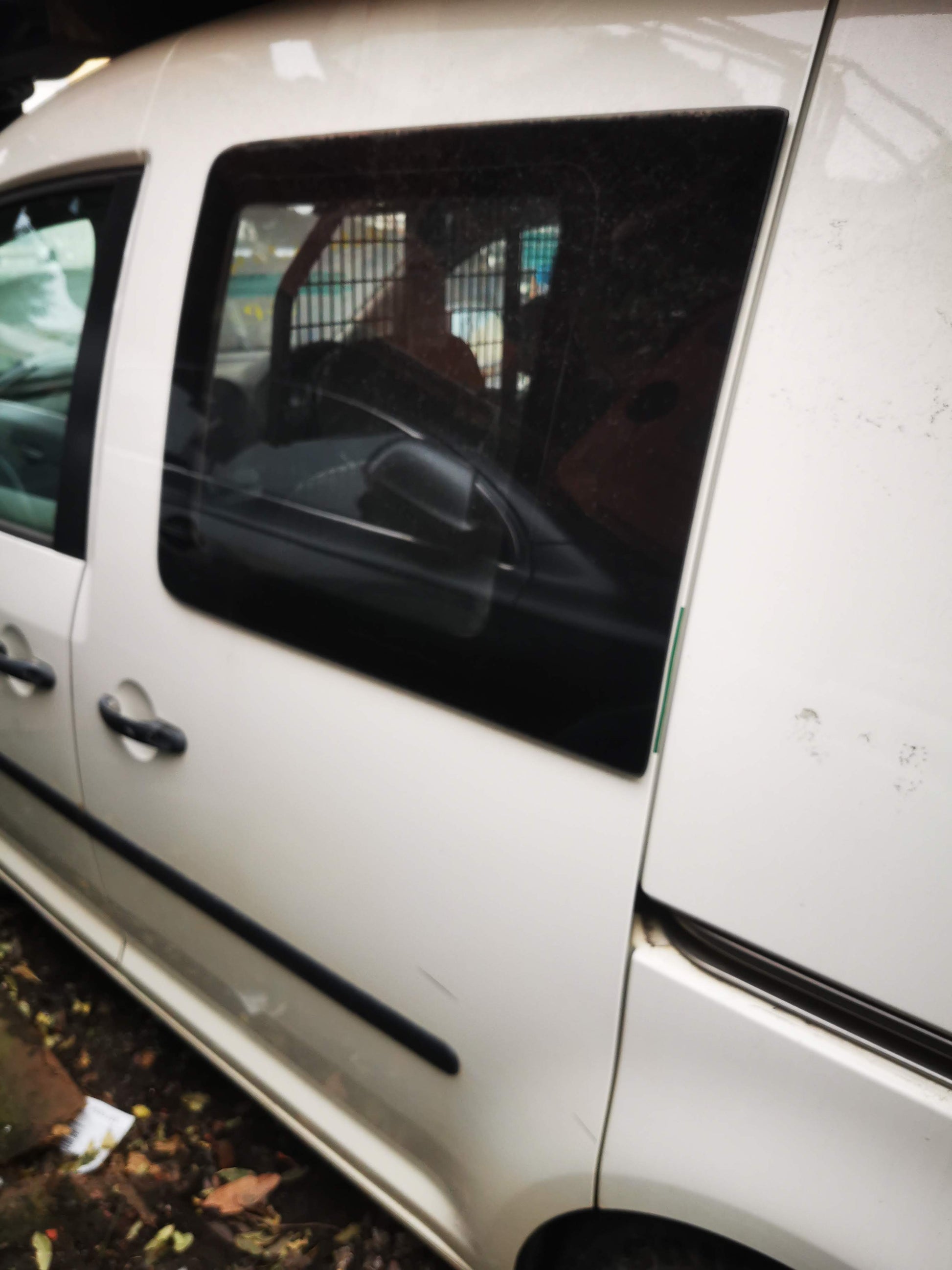 2007 VOLKSWAGEN CADDY RIGHT REAR DOOR SLIDING LOCK, 2K, 12/04-06/15 2K0843654BD DOOR BOOT GATE LOCK