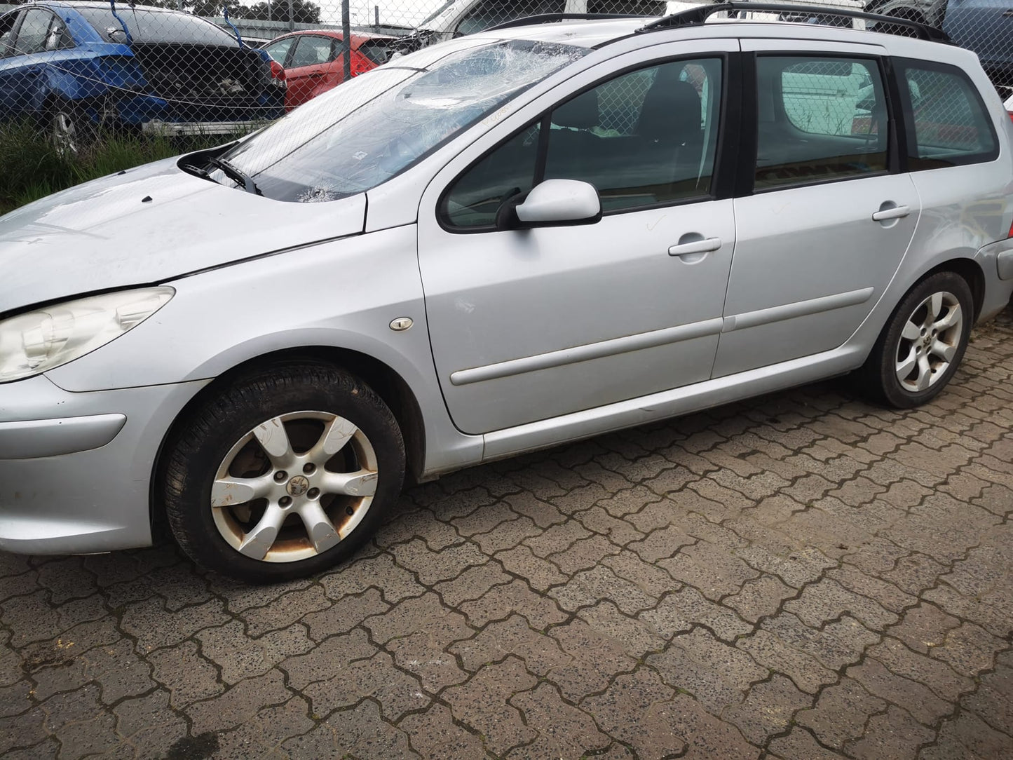 2007 PEUGEOT 307 T6, HATCH/WAGON/CABRIO, 10/05-12/09 7841T2 RIGHT GUARD