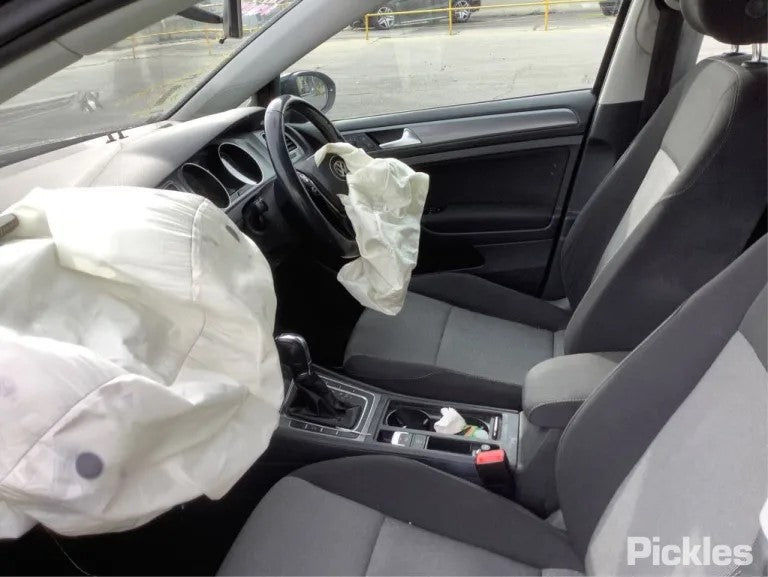 Wrecking 2014 VOLKSWAGEN GOLF for Used Parts VW0853