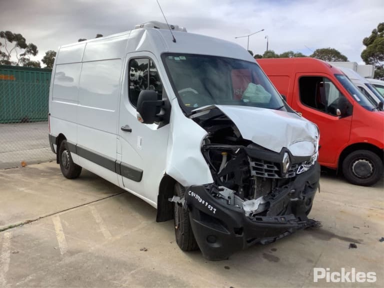 Wrecking 2018 RENAULT MASTER for Used Parts RN0854