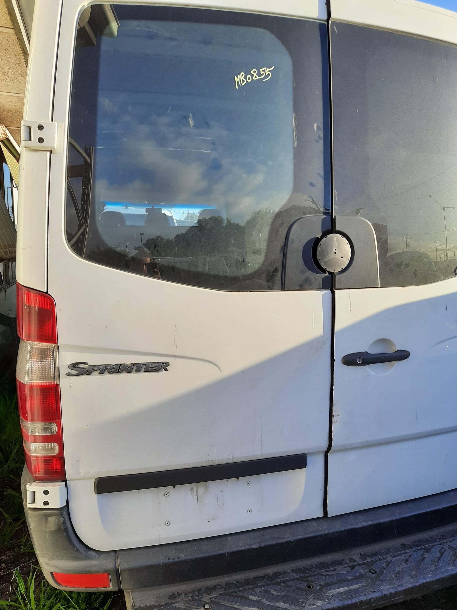 2009 MERCEDES SPRINTER VAN 10/06-04/18 A9068200001 COURTESY LIGHT