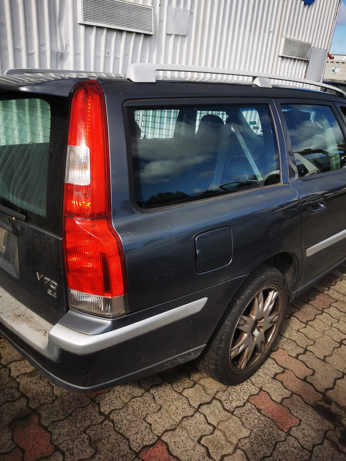 2003 VOLVO S70/V70/C70 V70 (VIN YV1SW), LEFT REAR DOOR LOCK, 03/00-12/07 30699761 DOOR BOOT GATE LOCK