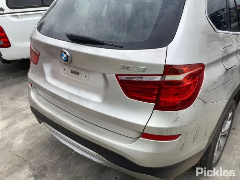 2014 BMW X3 F25, 03/11-07/17 COURTESY LIGHT