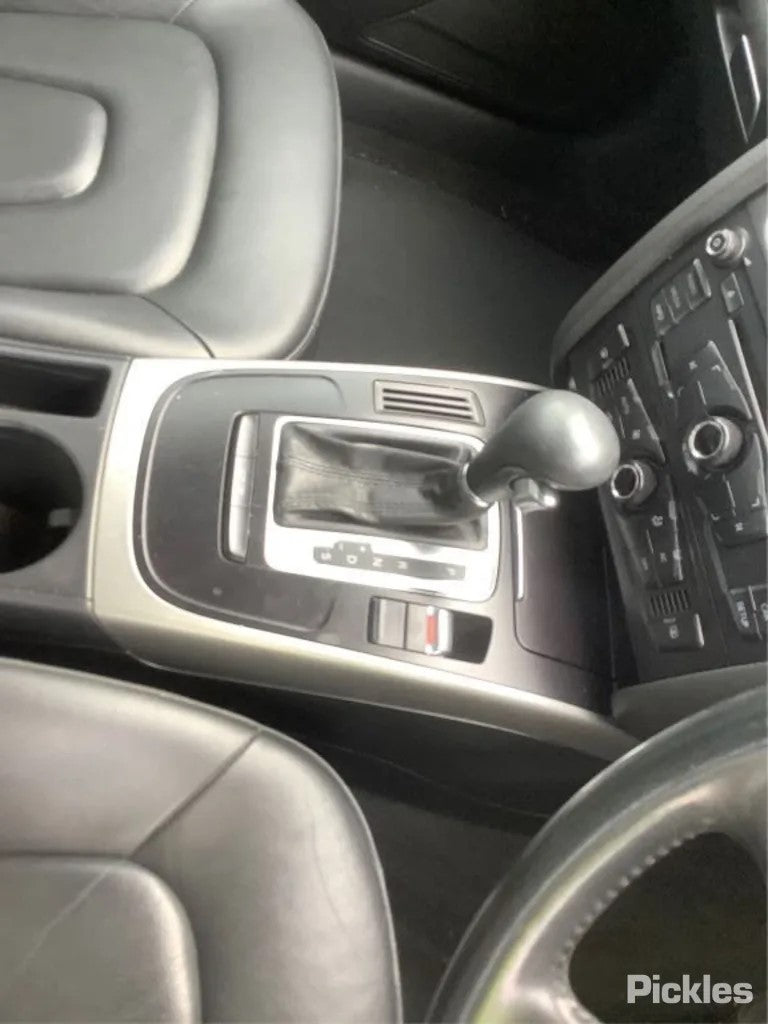 2008 AUDI A4 BOOTLID LAMP (RH SIDE), B8 8K (A4/S4), STANDARD TYPE, 02/08-06/12 8K5945094D REAR GARNISH