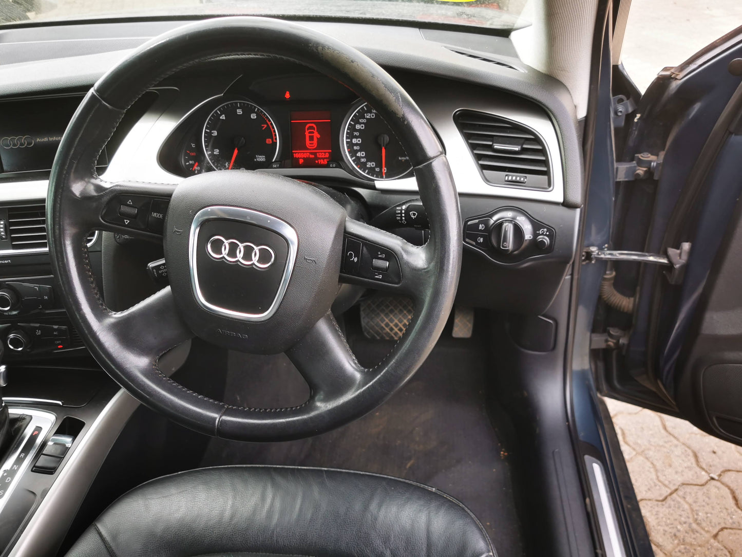 2008 AUDI A4 BOOTLID LAMP (RH SIDE), B8 8K (A4/S4), STANDARD TYPE, 02/08-06/12 8K5945094D REAR GARNISH