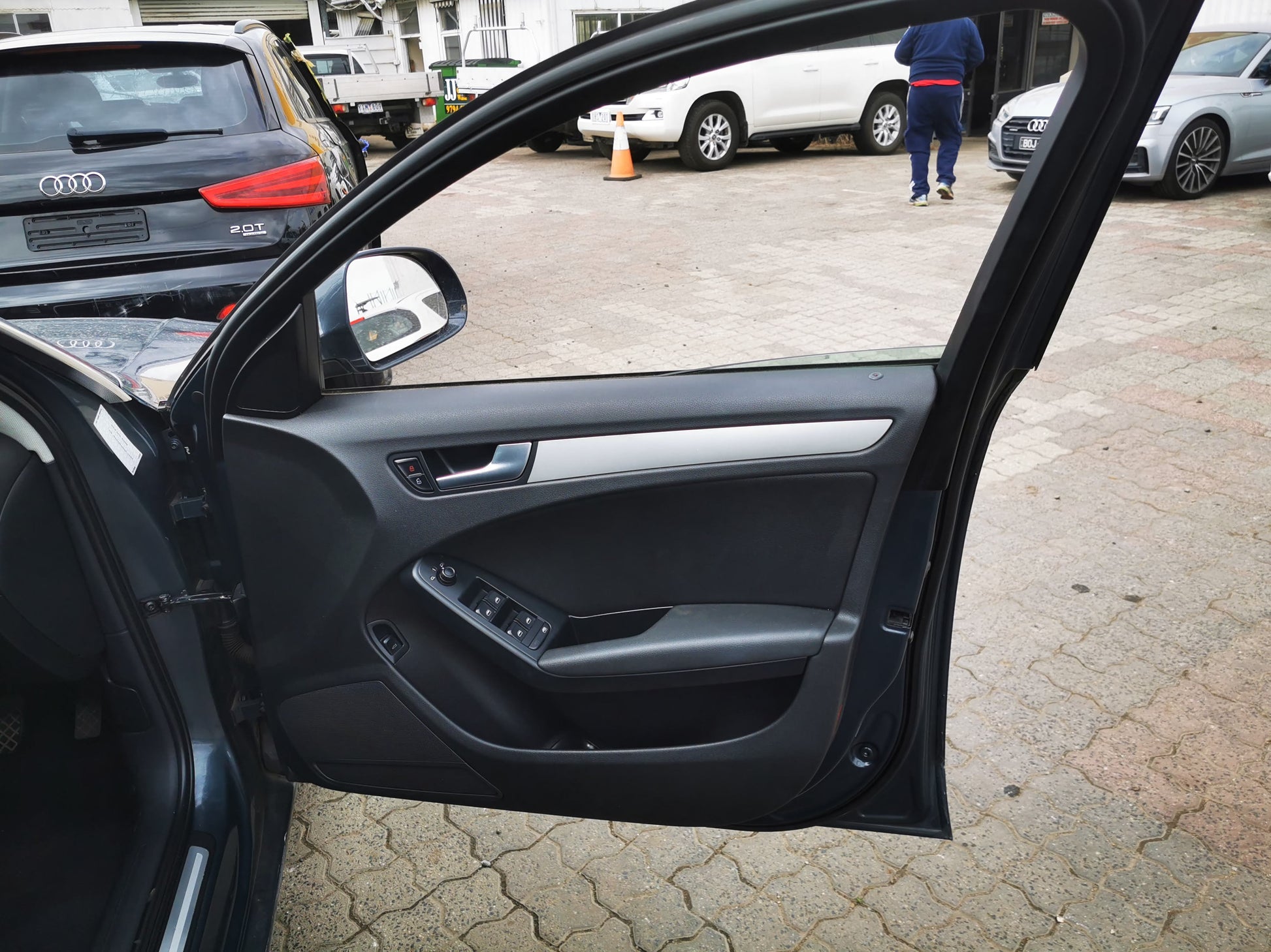 2008 AUDI A4 BOOTLID LAMP (RH SIDE), B8 8K (A4/S4), STANDARD TYPE, 02/08-06/12 8K5945094D REAR GARNISH