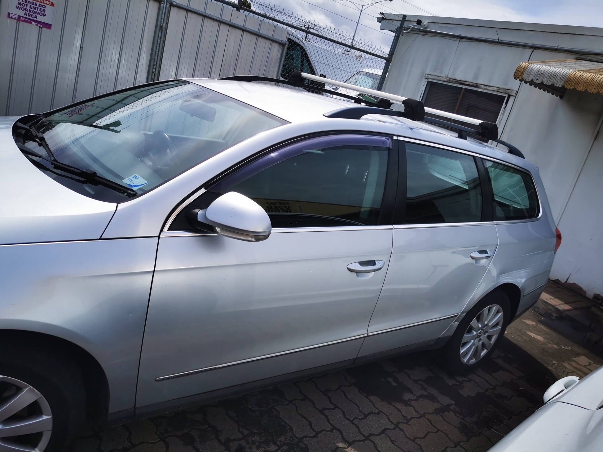 2008 VOLKSWAGEN PASSAT 3C/MK6 B6, WAGON, W/ PARK SENSOR TYPE, 03/06-09/10 3C9807417E REAR BUMPER