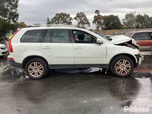Wrecking 2011 VOLVO XC90 for Used Parts VO0910